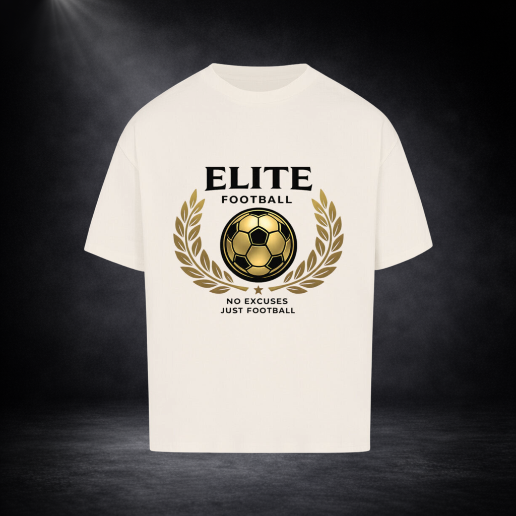 Beiges Oversized T-Shirt mit goldenem „Elite Football“ Fußball-Print, freigestelltes Produktbild auf dunklem Hintergrund, Premium Streetwear Design
